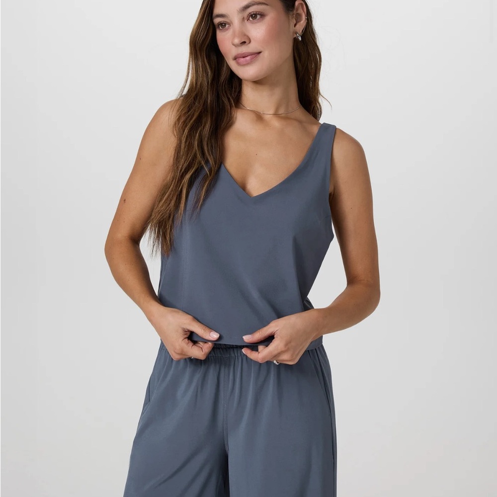 Vuori Villa Cropped Tank - Picture 2 of 6